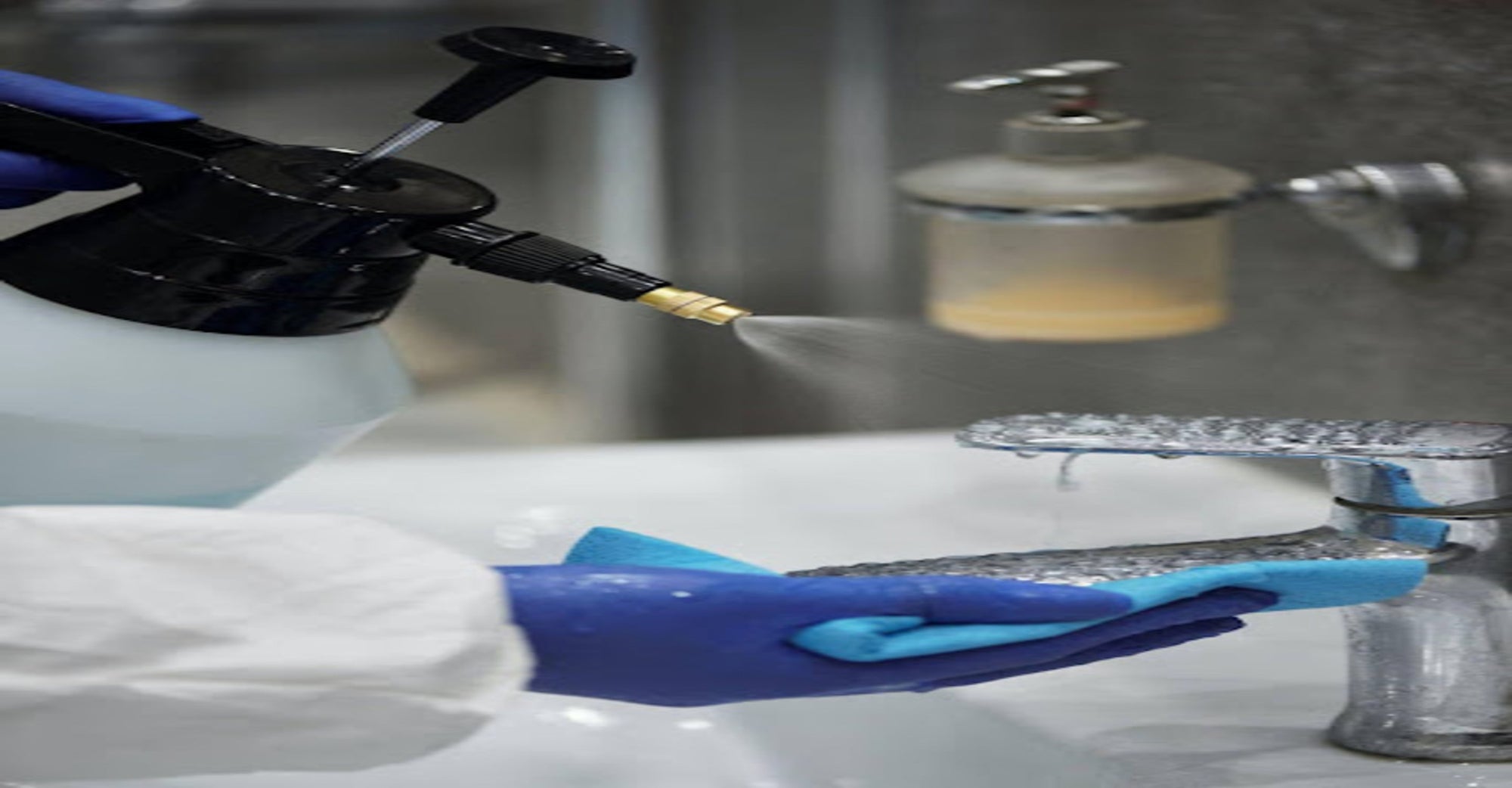Cleaning tap with chemical