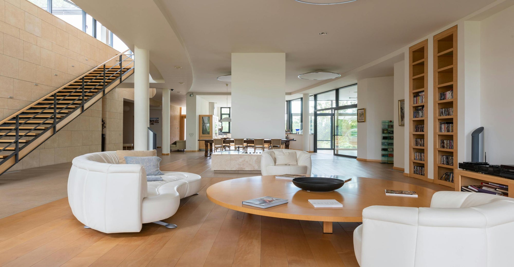 Large living are
