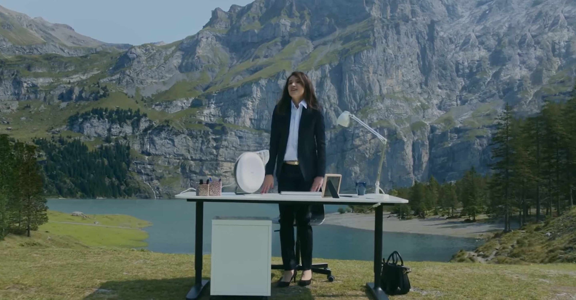 woman outdoors with Atem Desk