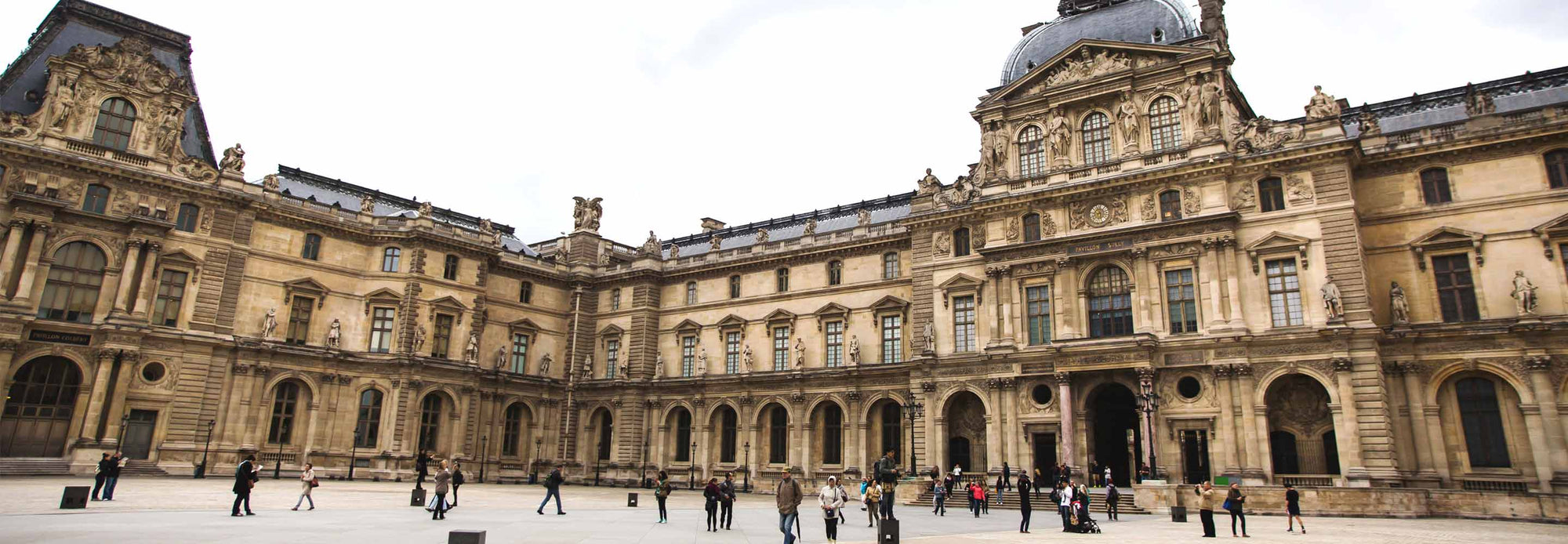 the Louvre building